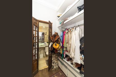 Casa à venda com 250m², 3 quartos e 1 vaga Casa à venda com 250m², 3 quartos e 1 vagaCloset da Suíte 2