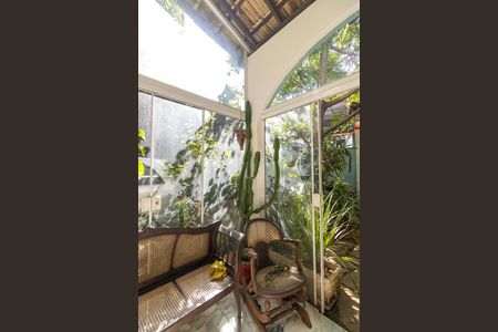 Casa à venda com 250m², 3 quartos e 1 vaga Casa à venda com 250m², 3 quartos e 1 vagaVaranda 1