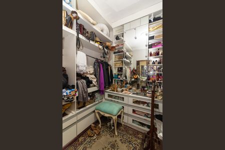 Casa à venda com 250m², 3 quartos e 1 vaga Casa à venda com 250m², 3 quartos e 1 vagaCloset da Suíte 2