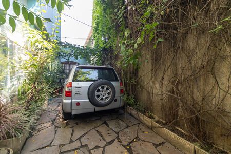 Casa à venda com 250m², 3 quartos e 1 vaga Casa à venda com 250m², 3 quartos e 1 vagaQuintal e Garagem