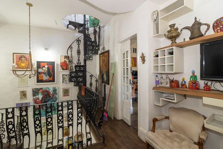 Casa à venda com 250m², 3 quartos e 1 vaga Casa à venda com 250m², 3 quartos e 1 vagaHall da Escada 1