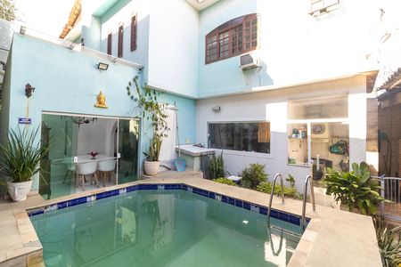 Casa à venda com 250m², 3 quartos e 1 vaga Casa à venda com 250m², 3 quartos e 1 vagaÁrea Externa