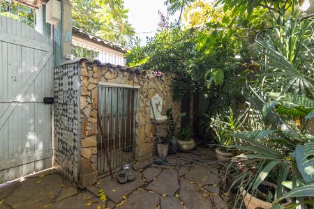Casa à venda com 250m², 3 quartos e 1 vaga Casa à venda com 250m², 3 quartos e 1 vagaQuintal e Garagem