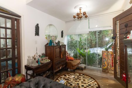 Casa à venda com 250m², 3 quartos e 1 vaga Casa à venda com 250m², 3 quartos e 1 vagaSala