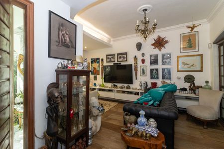 Casa à venda com 250m², 3 quartos e 1 vaga Casa à venda com 250m², 3 quartos e 1 vagaSala