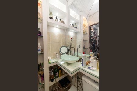 Casa à venda com 250m², 3 quartos e 1 vaga Casa à venda com 250m², 3 quartos e 1 vagaBanheiro da Suíte 2