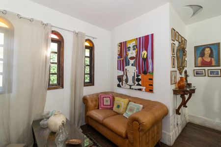 Casa à venda com 250m², 3 quartos e 1 vaga Casa à venda com 250m², 3 quartos e 1 vagaHall da Escada 1