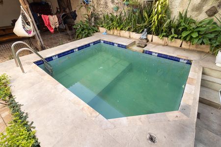 Casa à venda com 250m², 3 quartos e 1 vaga Casa à venda com 250m², 3 quartos e 1 vagaPiscina