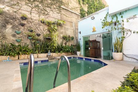 Casa à venda com 250m², 3 quartos e 1 vaga Casa à venda com 250m², 3 quartos e 1 vagaÁrea Externa