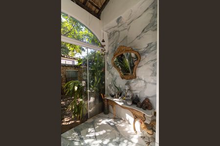 Casa à venda com 250m², 3 quartos e 1 vaga Casa à venda com 250m², 3 quartos e 1 vagaVaranda 1