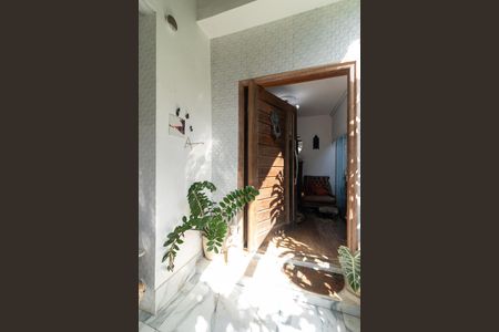 Casa à venda com 250m², 3 quartos e 1 vaga Casa à venda com 250m², 3 quartos e 1 vagaVaranda 1