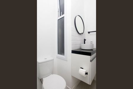 Banheiro de kitnet/studio para alugar com 1 quarto, 36m² em Centro Histórico, Porto Alegre