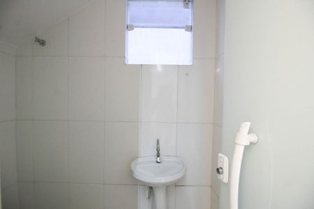Lavabo de casa para alugar com 2 quartos, 84m² em Santo Elias, Mesquita