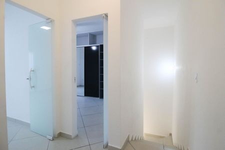 Casa para alugar com 84m², 2 quartos e 1 vaga Casa para alugar com 84m², 2 quartos e 1 vagaCorredor