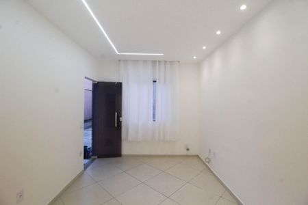 Sala de casa para alugar com 2 quartos, 84m² em Santo Elias, Mesquita