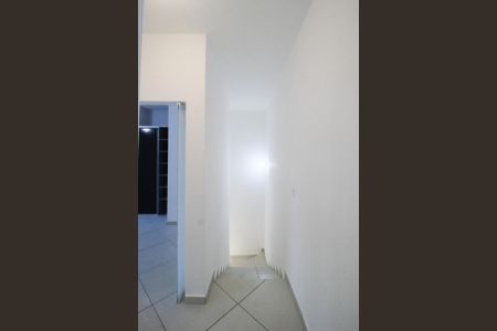 Casa para alugar com 84m², 2 quartos e 1 vaga Casa para alugar com 84m², 2 quartos e 1 vagaCorredor