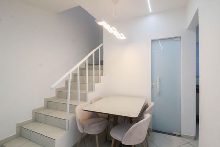 Casa para alugar com 84m², 2 quartos e 1 vaga Casa para alugar com 84m², 2 quartos e 1 vagaSala