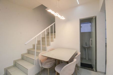 Casa para alugar com 84m², 2 quartos e 1 vaga Casa para alugar com 84m², 2 quartos e 1 vagaSala