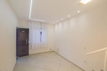 Casa para alugar com 84m², 2 quartos e 1 vaga Casa para alugar com 84m², 2 quartos e 1 vagaSala