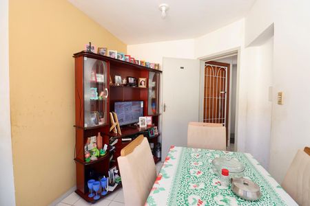 Sala  de apartamento para alugar com 2 quartos, 44m² em Jardim das Margaridas, Salvador