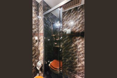 Apartamento à venda com 82m², 2 quartos e 1 vaga Apartamento à venda com 82m², 2 quartos e 1 vagaBanheiro Social