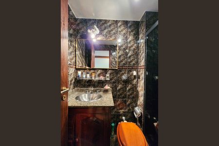 Apartamento à venda com 82m², 2 quartos e 1 vaga Apartamento à venda com 82m², 2 quartos e 1 vagaBanheiro Social