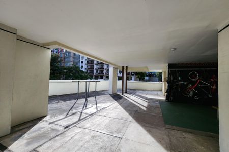 Apartamento à venda com 82m², 2 quartos e 1 vaga Apartamento à venda com 82m², 2 quartos e 1 vagaÁrea Comum
