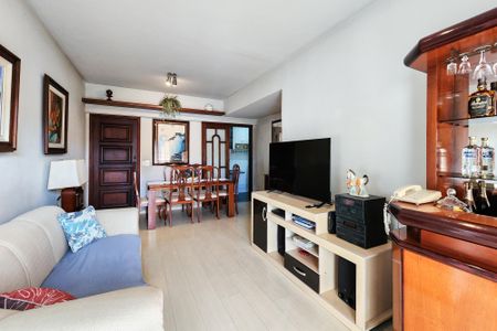 Apartamento à venda com 82m², 2 quartos e 1 vaga Apartamento à venda com 82m², 2 quartos e 1 vagaSala