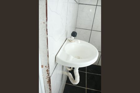 Banheiro de apartamento para alugar com 1 quarto, 32m² em Confidencia, Nova Iguaçu