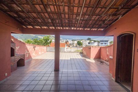 Casa à venda com 200m², 4 quartos e 1 vagaTerraço