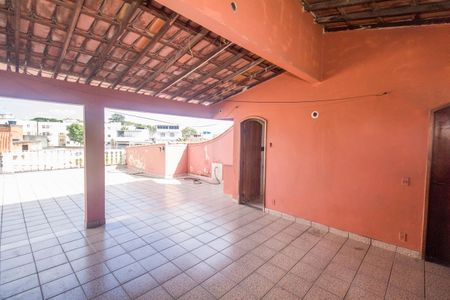 Casa à venda com 200m², 4 quartos e 1 vagaTerraço