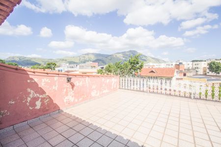 Casa à venda com 200m², 4 quartos e 1 vagaTerraço