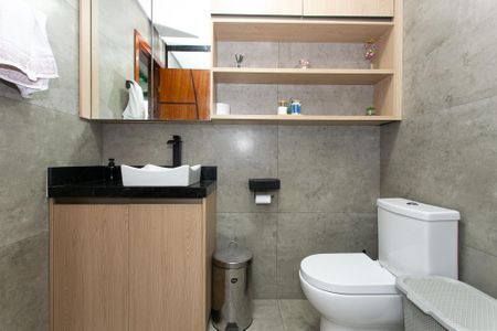 Apartamento à venda com 38m², 2 quartos e 1 vaga Apartamento à venda com 38m², 2 quartos e 1 vagaBanheiro