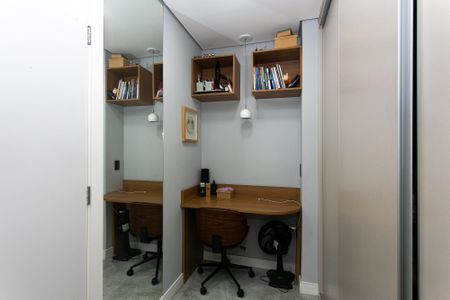 Apartamento à venda com 38m², 2 quartos e 1 vaga Apartamento à venda com 38m², 2 quartos e 1 vagaCloset