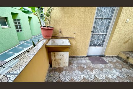 Casa para alugar com 60m², 1 quarto e sem vagaÁrea de Serviço