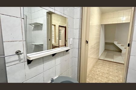 Casa para alugar com 60m², 1 quarto e sem vagaBanheiro 