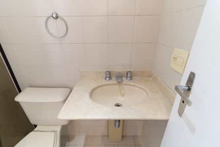 Apartamento à venda com 63m², 2 quartos e 1 vaga Apartamento à venda com 63m², 2 quartos e 1 vagaBanheiro Social