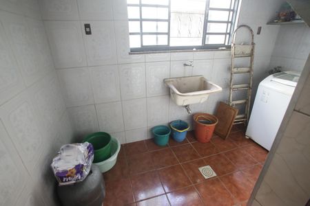 Casa à venda com 380m², 2 quartos e 1 vagaÁrea de Serviço