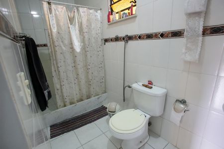 Casa à venda com 380m², 2 quartos e 1 vagaBanheiro da Suíte 1