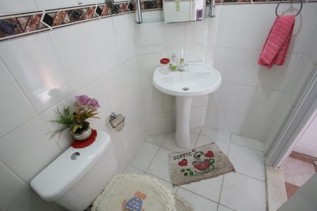 Casa à venda com 380m², 2 quartos e 1 vagaBanheiro da Suíte 2