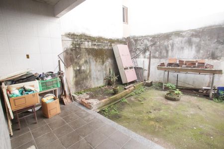 Casa à venda com 380m², 2 quartos e 1 vagaQuintal dos Fundos