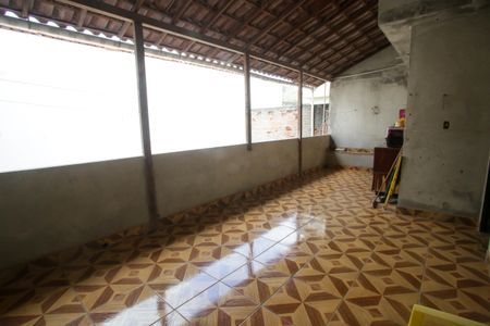 Casa à venda com 380m², 2 quartos e 1 vagaVaranda dos Fundos
