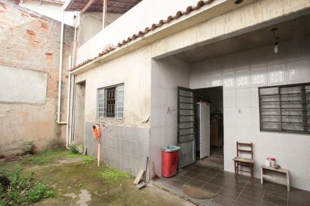 Casa à venda com 380m², 2 quartos e 1 vagaQuintal dos Fundos