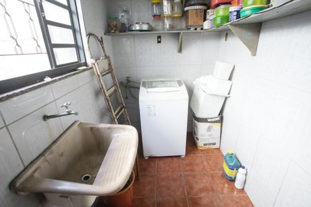 Casa à venda com 380m², 2 quartos e 1 vagaÁrea de Serviço