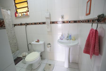 Casa à venda com 380m², 2 quartos e 1 vagaBanheiro da Suíte 1