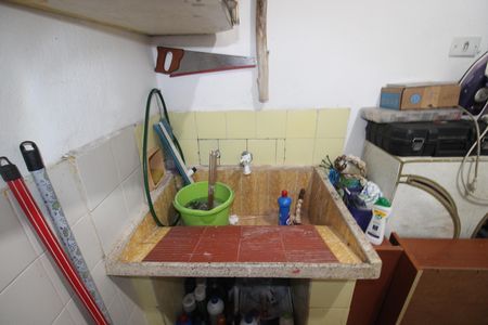 Casa à venda com 120m², 5 quartos e 2 vagasCasa 3 - Área de Serviço