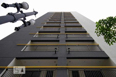 Apartamento à venda com 38m², 1 quarto e sem vaga Apartamento à venda com 38m², 1 quarto e sem vagaFachada