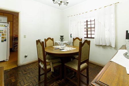 Casa à venda com 180m², 3 quartos e 2 vagas Casa à venda com 180m², 3 quartos e 2 vagasCopa