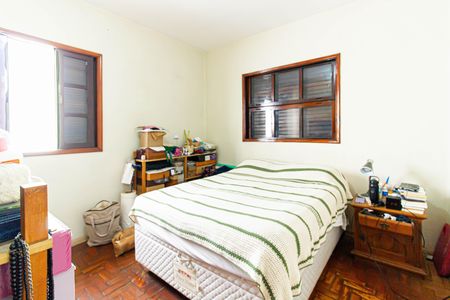 Casa à venda com 180m², 3 quartos e 2 vagas Casa à venda com 180m², 3 quartos e 2 vagasSuíte