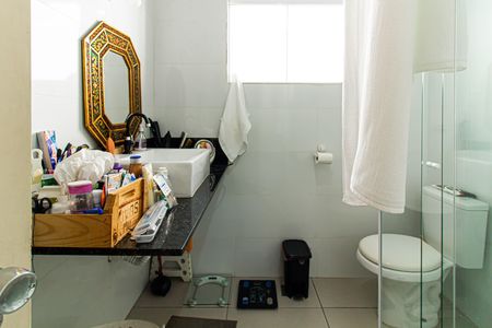 Casa à venda com 180m², 3 quartos e 2 vagas Casa à venda com 180m², 3 quartos e 2 vagasBanheiro da Suíte